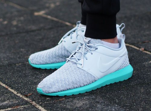 O Acheter La Nike Roshe Run Flyknit Nm Calypso Platinum