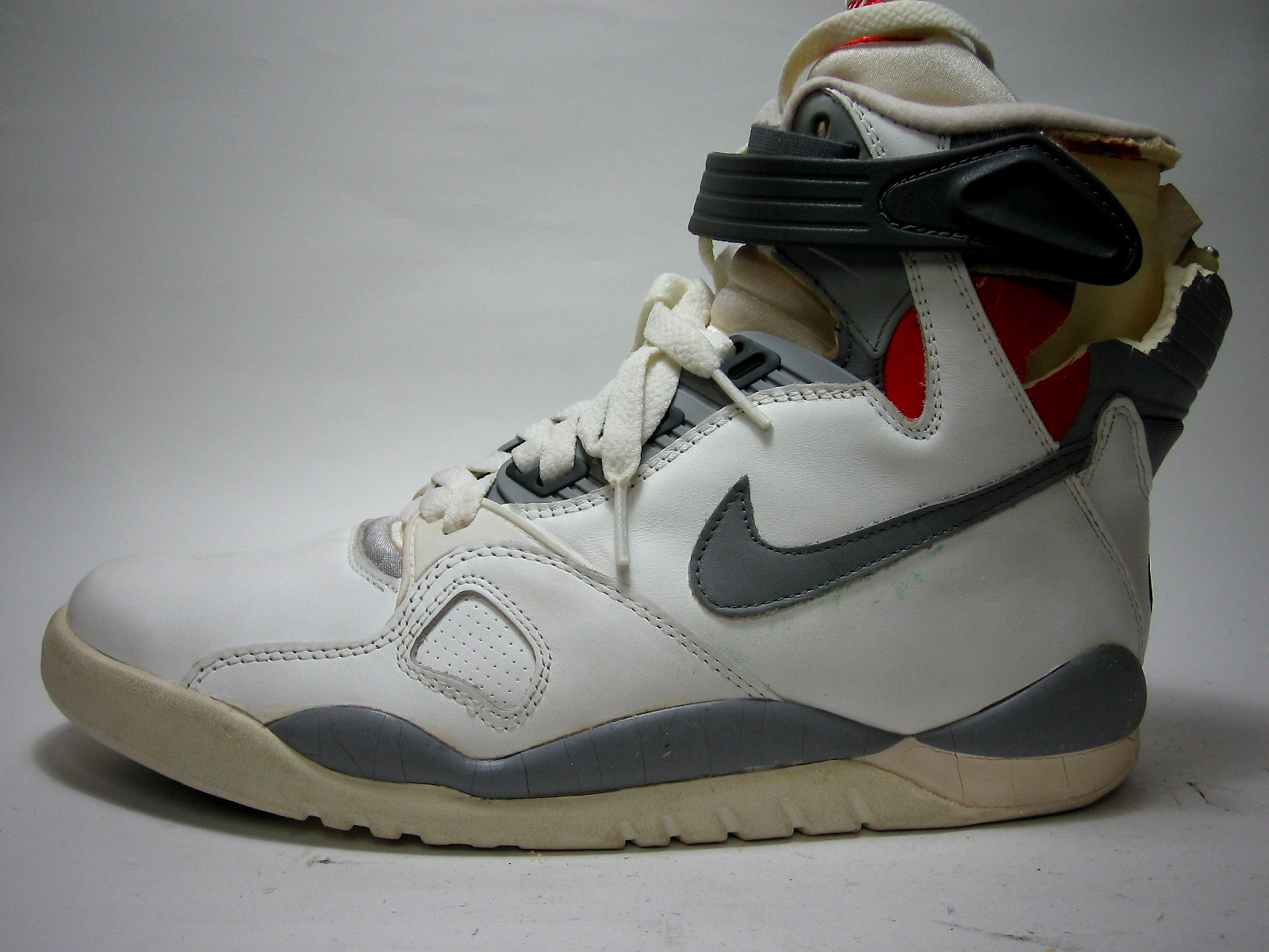 Sneakers vintage - Nike Air Pressure OG 1989 vs Nike PR1 HOH