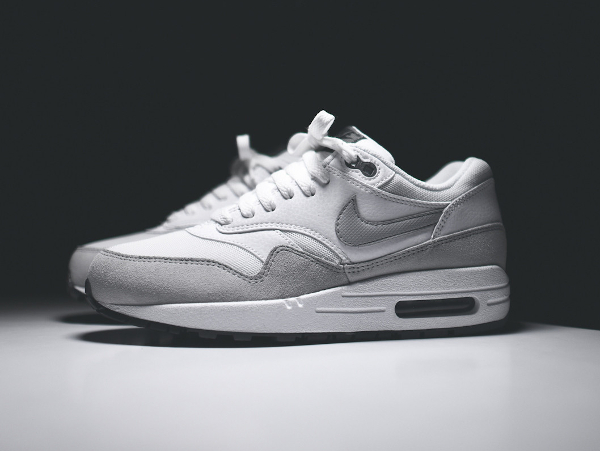 Air max 1 grise et 2025 blanche