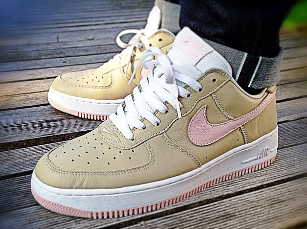 nike air force 1 low or mid