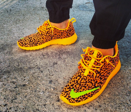 nike roshe run orange leopard