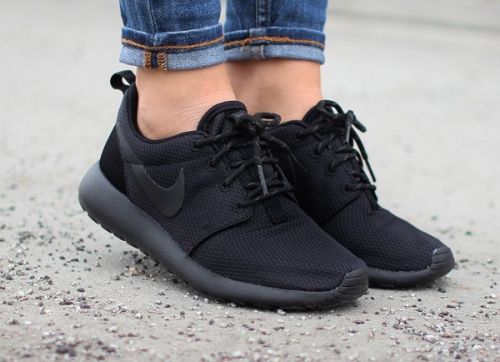 triple black roshe run