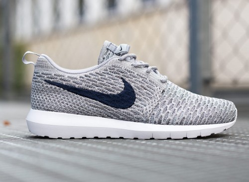 nike roshe flyknit grey