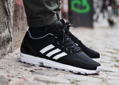 zx flux triple black homme