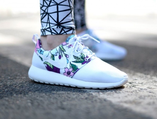 nike radiate floral