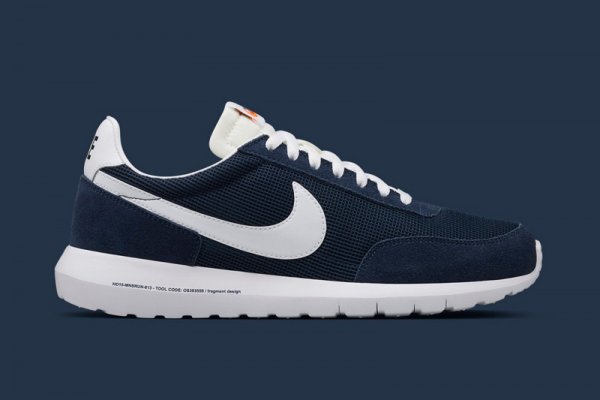 Fragment x Nike Roshe Daybreak SP Obsidian pas cher (1)