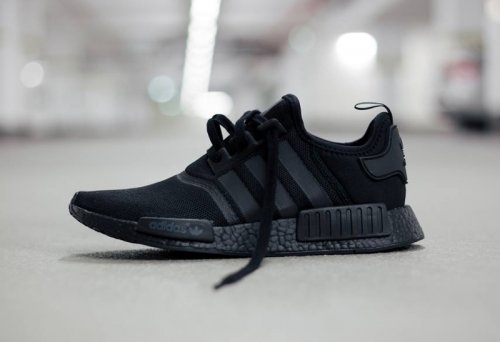 adidas nmd r1 noir et blanc