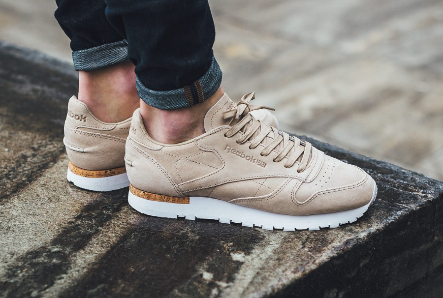 reebok classic leather lst suede trainers in beige