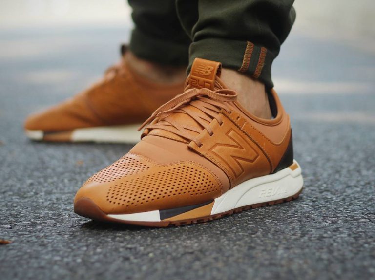 New Balance 247 Luxe marron MRL247TA Brown on feet