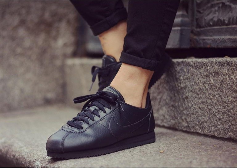 Beautiful x Nike Cortez Leather Triple Black pas cher