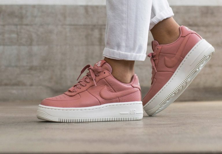 Chaussure Nike Air Force 1 Upstep Red Stardust (femme)