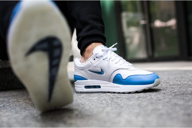 Chaussure Nike Air Max 1 Premium Jewel SC University Blue (7)