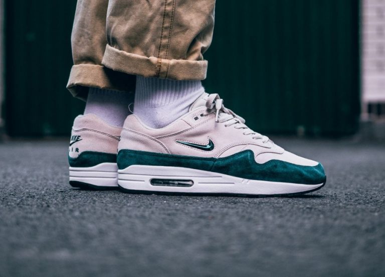 Chaussure Nike Air Max 1 Premium SC Jewel Atomic Teal Suede