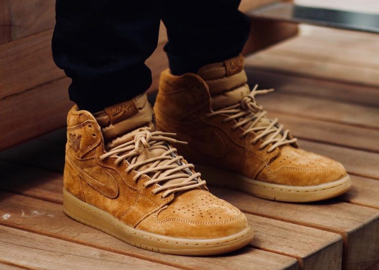 Chaussure Air Jordan 1 High Retro OG Suede 'Wheat Golden Harvest' (daim marron) (1)