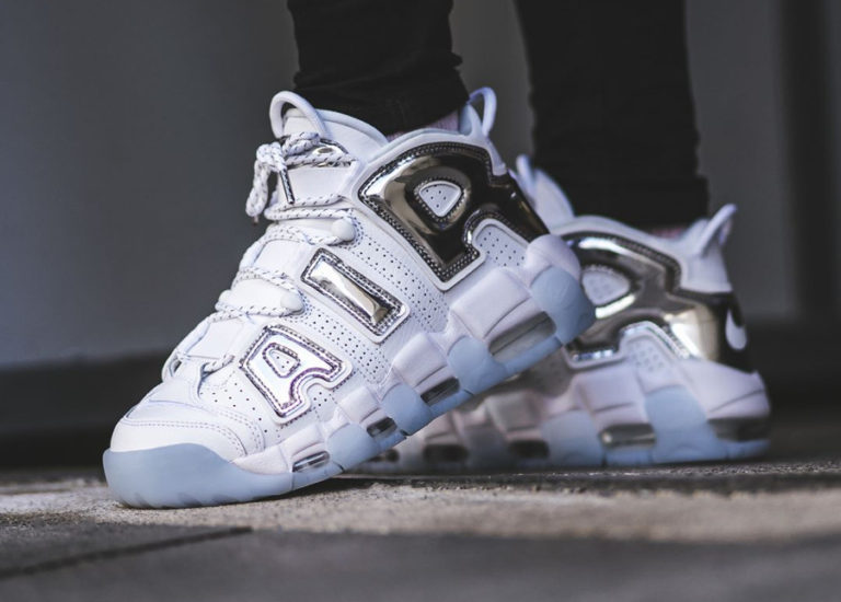 Chaussure Nike Air More Uptempo Scottie Pippen Chrome femme (Air Silver Metallic)