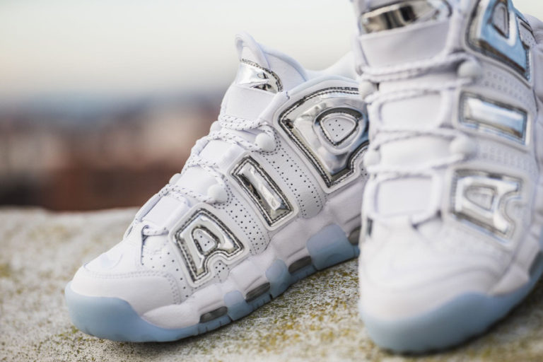 nike uptempo chrome