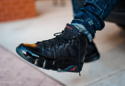 Chaussure Air Jordan 9 Retro Bred 2018 Black Red (noir et rouge) on feet