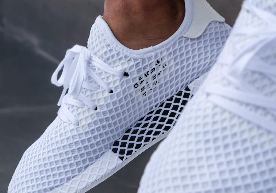 tieners Defecte Technologie Avis] Adidas Deerupt Runner Grid blanche Triple White - guide des achats