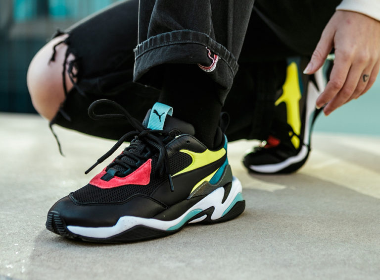 Chaussure Puma Thunder Spectra OG noire multicolore on feet