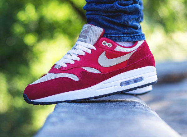 air max 1 red curry on feet