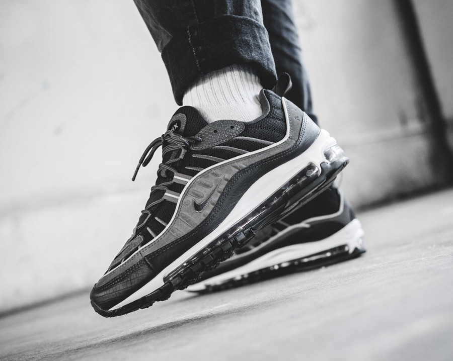 air max 98 anthracite on feet