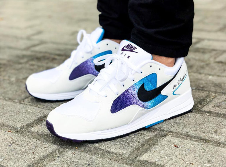 Chaussure Nike Air Skylon 2 II OG White Grand Purple on feet