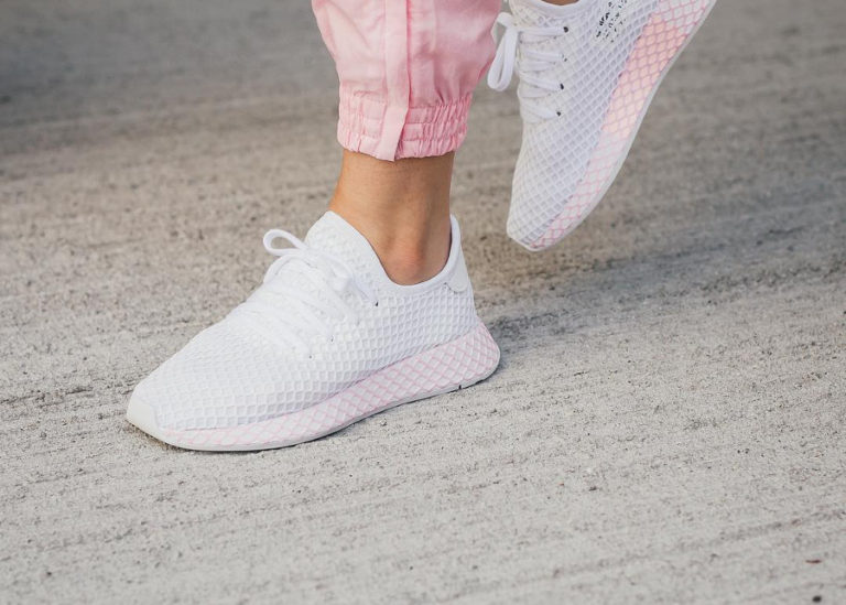 adidas-deerupt-runner-womens-blanche-et-rose-B37601 (couv)