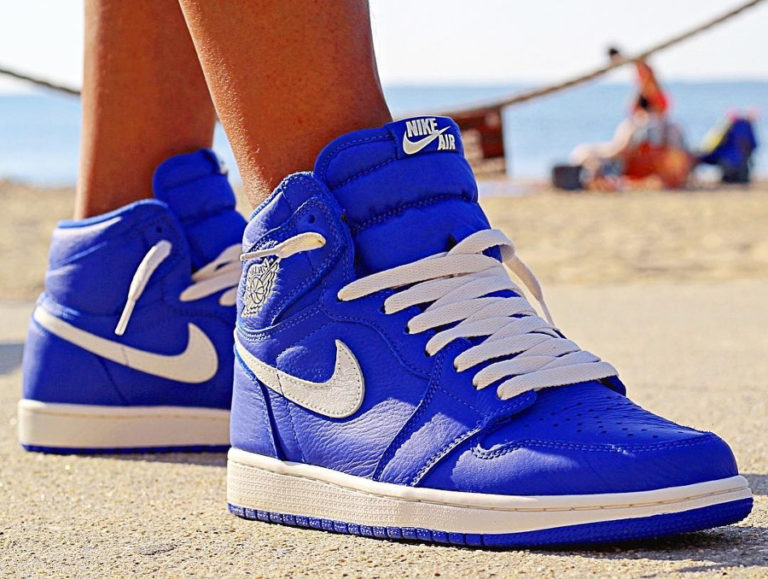 nike-air-jordan-1-montante-bleu-royal-on-feet-555088-401-1