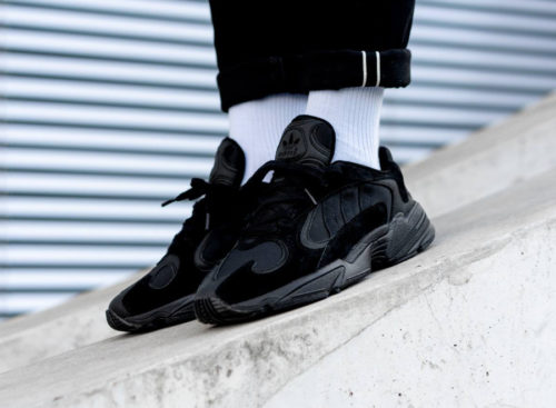 Que vaut la Adidas Falcon Yung-1 noire Triple Black