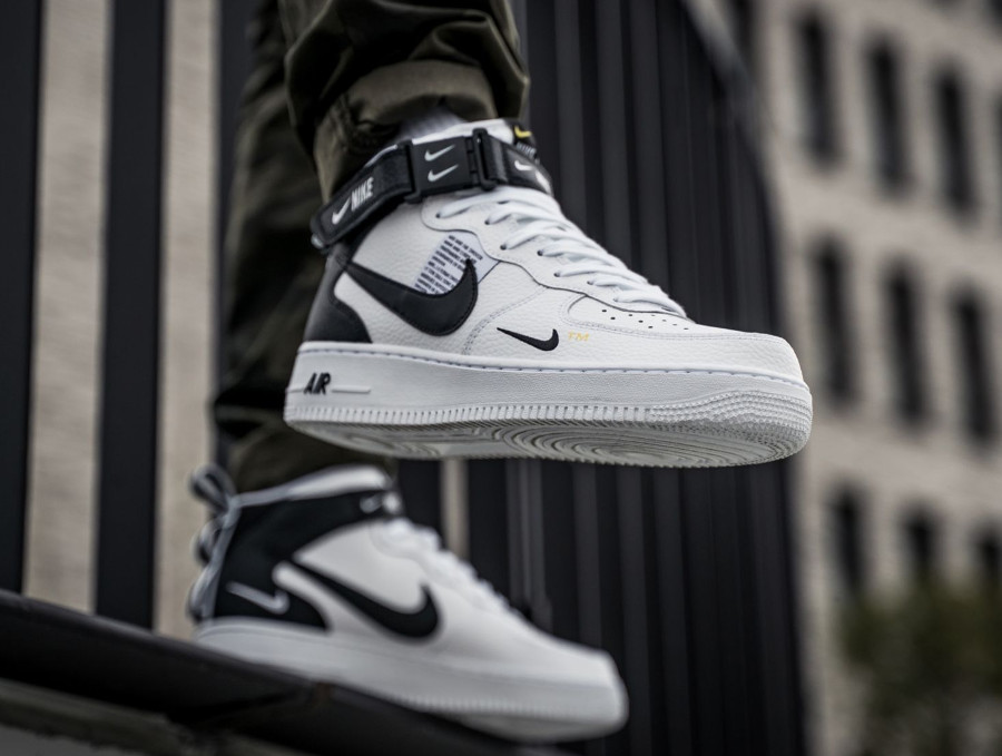 air force 1 utility mid on feet