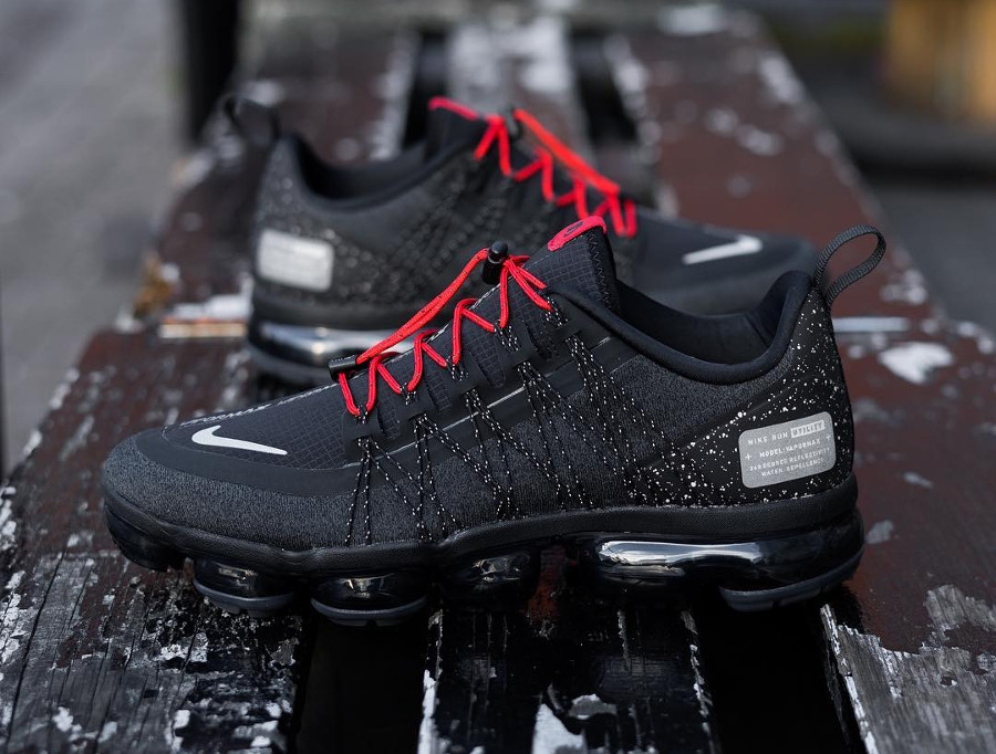 nike air vapormax utility red laces