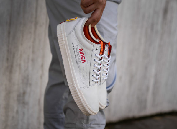 chaussures vans x space voyager old skool blanche
