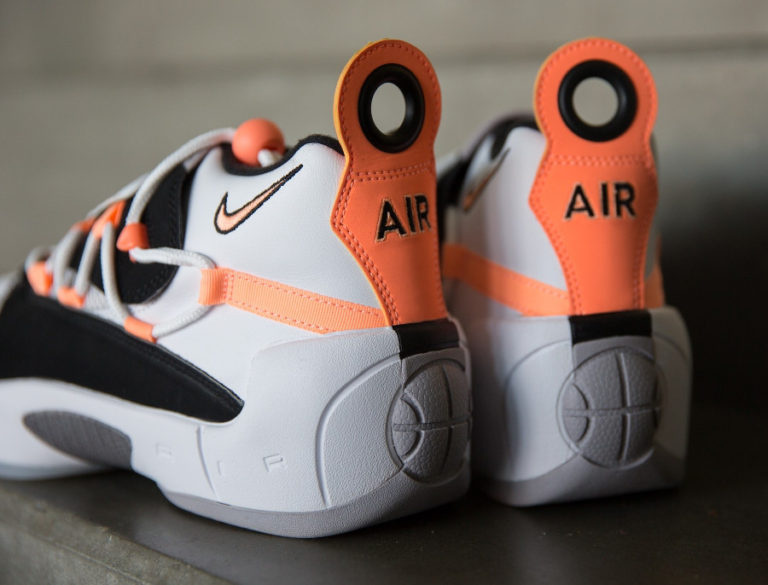 nike-air-swoopes-2-blanche-noire-et-orange (1)