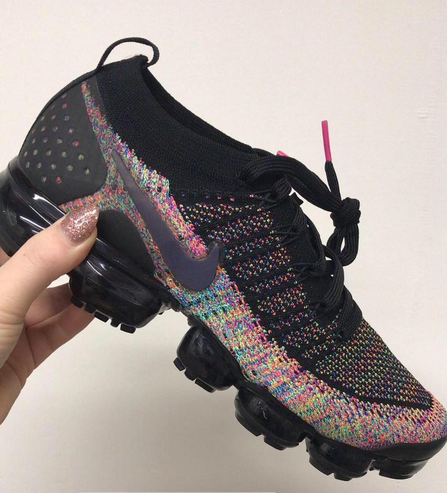 pink and black vapormax flyknit