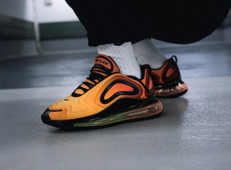 Nike Air Max 720 avec un dégradé orange et jaune (2)