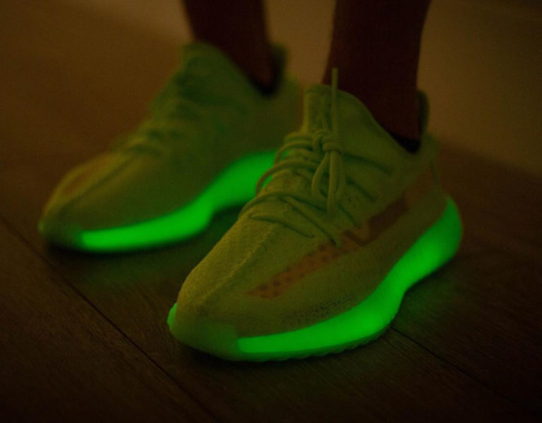 yeezy boost vert fluo