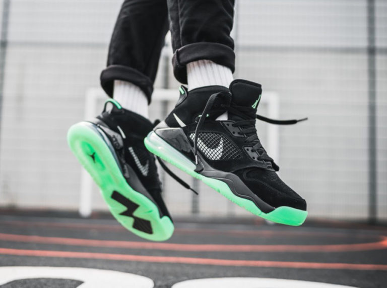 Jordan Mars Air Max 270 Green Glow in the Dark CD7070-003 (1)