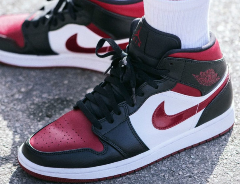 Air Jordan 1 Mid 'Bred Toe' Noble Red 554724-066 (couv)