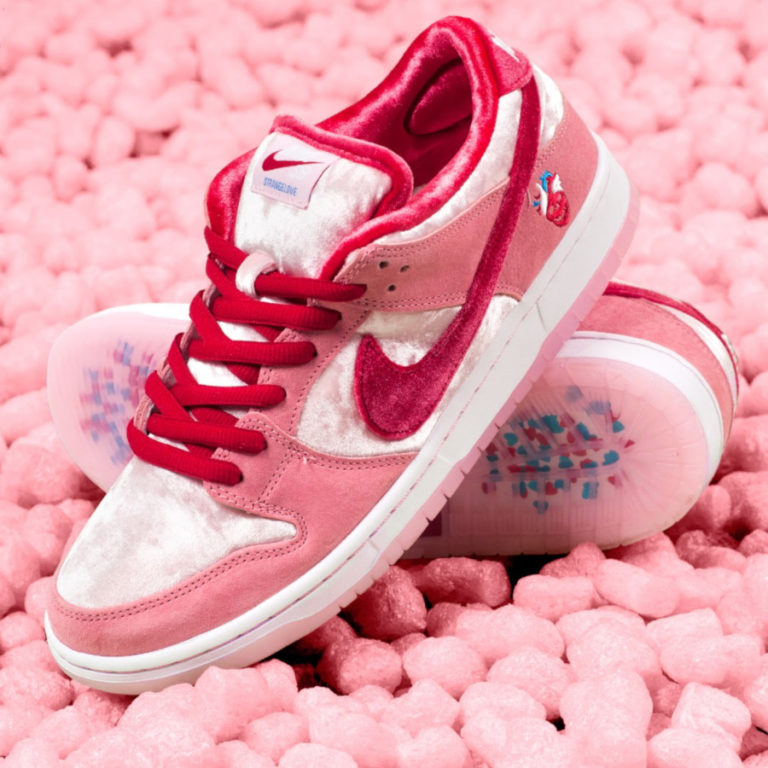 Que vaut Nike SB Dunk Low Strangelove Valentine's Day CT2552800