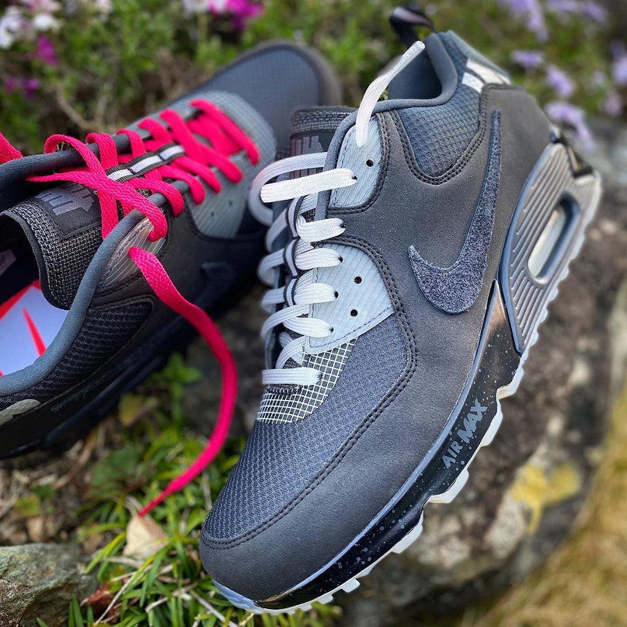 nike air max 90 x undefeated black