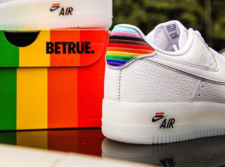 Nike Air Force 1 Low LGBT Gay Pride (couv)