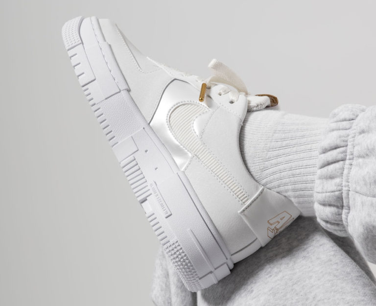 nike wmns af1 pixel summit white gold chain