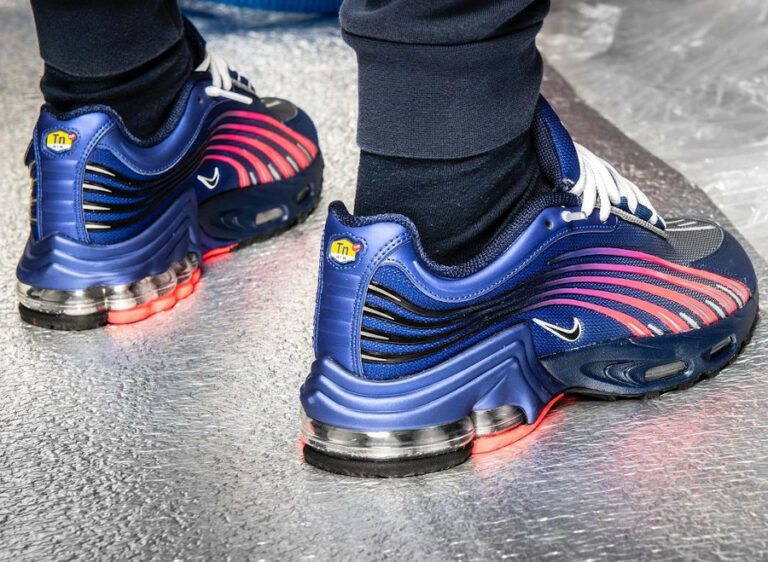 CV8840 400 que vaut la Nike Air Max Plus Tuned TN2 PSG Blue Pink