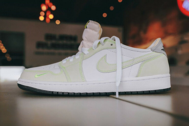 AJ1 Low OG Ghost Green Mini Swoosh DM7837-103