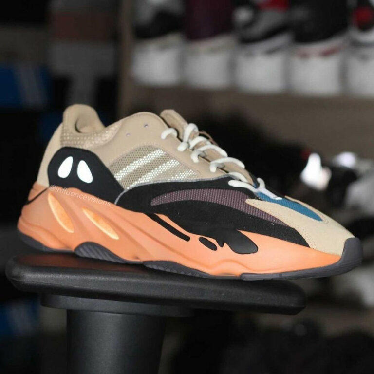 Que Vaut La Adidas Yeezy Boost 700 V1 Enflamme Amber Orange 