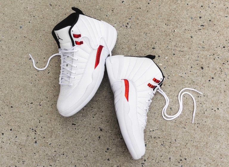 Air Jordan 12 blanche rouge métallique 2021 (1)