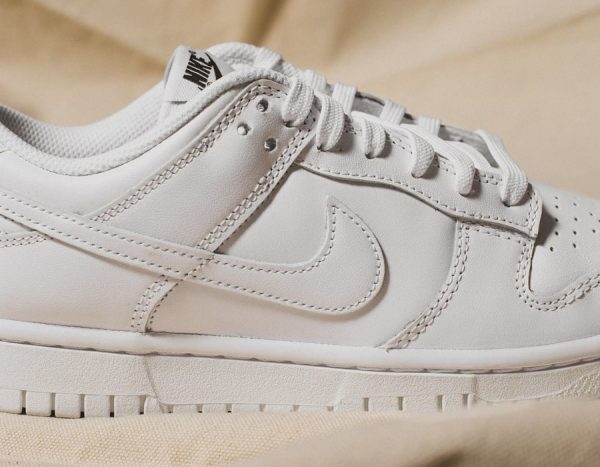 nike dunk low triple white women's