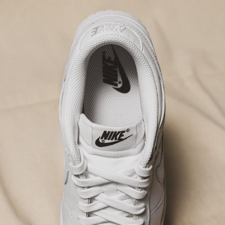 nike dunk low triple white women's