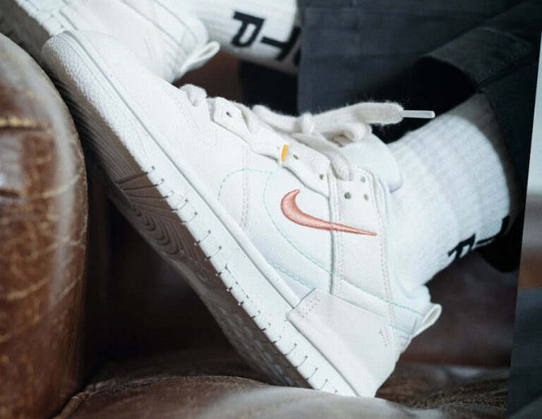 Nike Dunk Low Disrupt 2 blanche beige et rose on feet (2)