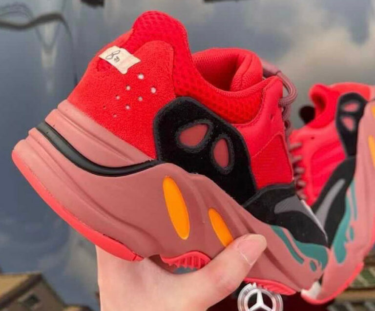 Adidas Yeezy Boost 700 rouge bordeaux et grise (1)